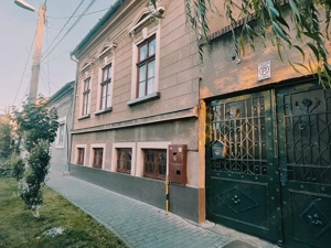 Vând casă în zona centrală  - imagine 3