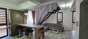 Închiriez apartament trei camere 