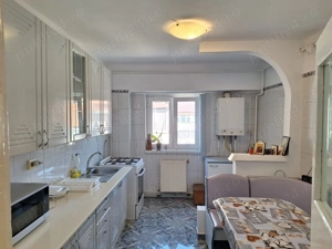 PROPRIETAR Ap 3 cam,2 băi, 2 balcoane,an1990, pod si boxa foarte spatioase+loc parcare, ZONA 1 MAI