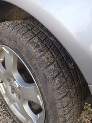 De vanzare Skoda fabia 2004 motor 1.2 benzina  - imagine 2