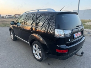 Vând Mitsubishi Outlander 4X4, 2,0 diesel, 2008 - imagine 4