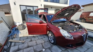 Vând Alfaromeo Giulietta 3.800  - imagine 8