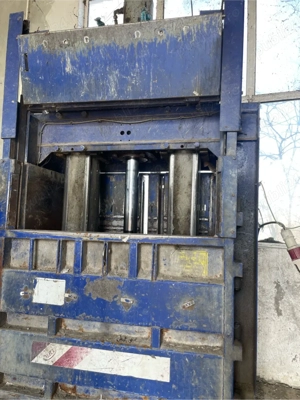 Vând presă de balotat Strautmann PP1207