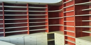 Vând mobilier farmacie 