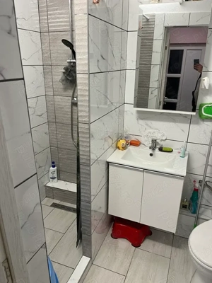 Casa in zona lazaret la pret de apartament. - imagine 5