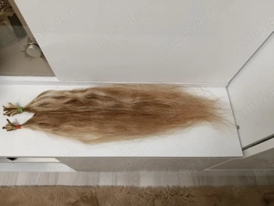 Vănd extensii cu cheratina 