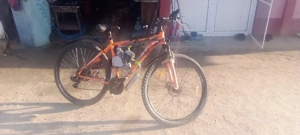 Bicicletă  cu  motor  de  firmă