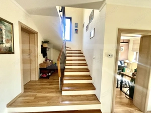 Casă spațioasă cu etaj | Curte superbă | Zonă liniștită - imagine 10