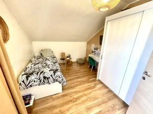 Casă spațioasă cu etaj | Curte superbă | Zonă liniștită - imagine 4