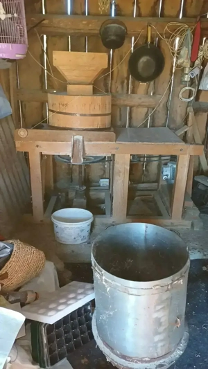 Vând moară cu piatră pentru cereale, faină de mămăligă trdițională