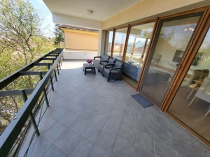 Apartament deosebit. Terasa 35 mp. Zona linistita in oras - imagine 6