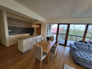 Apartament deosebit. Terasa 35 mp. Zona linistita in oras - imagine 2