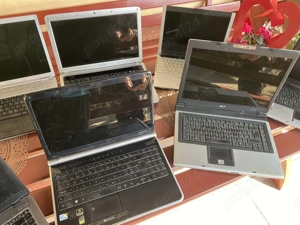 Vand 8 Laptopuri la 380 Lei toate