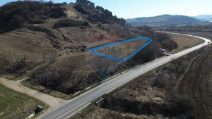 Teren extravilan 2.000 mp – cu acces direct la DN spre Moșna