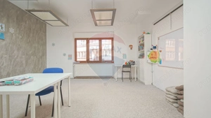 Casă / Vilă cu 9 camere de închiriat în zona Centrul Civic! - imagine 13