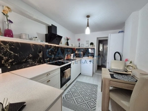 Casa cocheta la cheie, central Dezmir - imagine 7