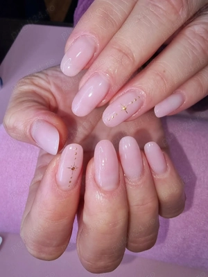 Caut modele pentru unghii cu gel și semi.Galați