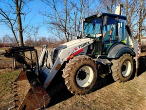 Buldoexcavator de închiriat jud Iași 