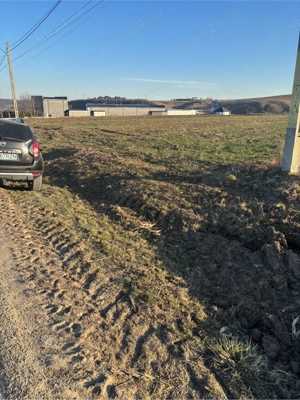 vand teren intravilan la intrare in loc Mihoveni - imagine 4