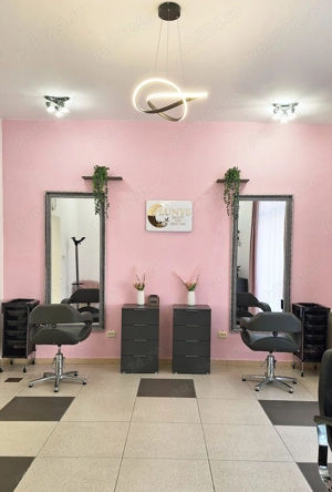 Post coafura de inchiriat salon central - imagine 2