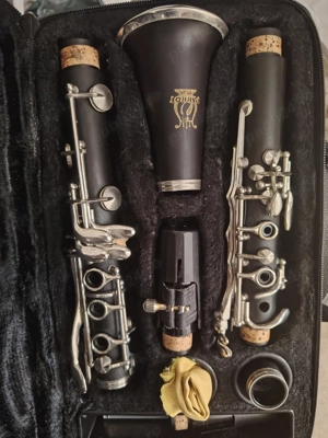 Vând clarinet 