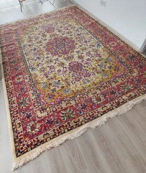 Covor Persan 245 x 350 + cadou aspirator cu sac LG Passion 3500