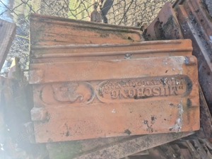 Țiglă cu 4 carlige