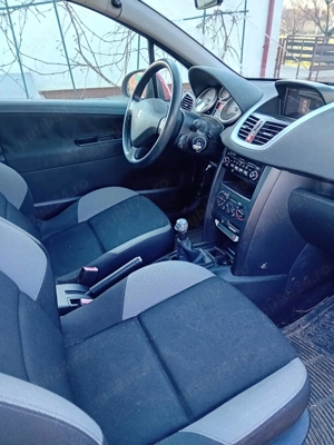 Peugeot 207, an 2008, 1.4 benzina - imagine 5