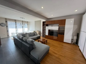 Apartament 3 camere, 107 mp, 2 parcari, garaj, zona străzii Trifoiului