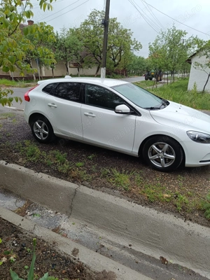 Vând Volvo V40  - imagine 2