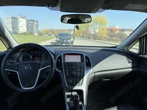 Opel Astra J sedan 2018, 1.4 turbo benzină, 69.000 km  - imagine 3