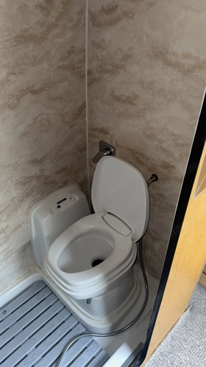 Autorulota Campervan  - imagine 4