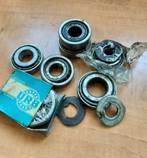 Emblemă DACIA 1300 și rulmenți de roată spate - imagine 3