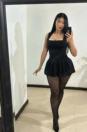 Prezență feminină, discretă și rafinată  - imagine 2