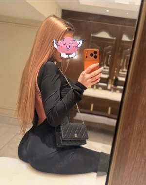 Blonda Matură de lux 