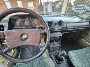 Mercedes W123 200D vehicul istoric - imagine 5