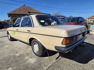 Mercedes W123 200D vehicul istoric - imagine 4