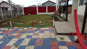 Ocazie! Casă cu curte de vânzare într-o zonă liniștită - imagine 2