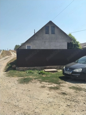 Ocazie! Casă cu curte de vânzare într-o zonă liniștită - imagine 4