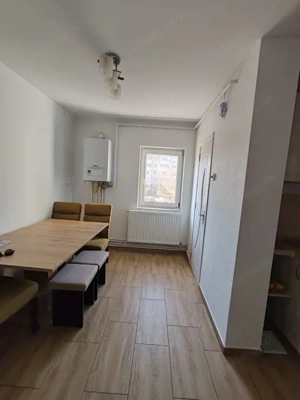 Apartament spațios cu 3 camere, 3 balcoane și beci – renovat 2023