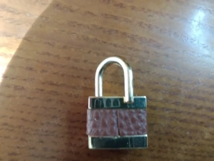 Lăcățel auriu, nu are cheia 