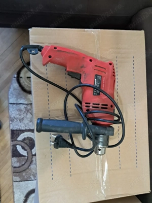 Bormașină panzer culoare roșie..