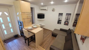 Garsoniera cu curte in centru, 19mp, renovata, toate utilitățile sunt incluse in pret - imagine 3