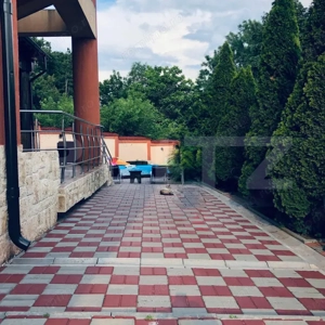 Casa P+1+M cu piscina si 1057 mp de teren, pozitionata inedit - imagine 3
