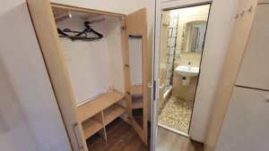 Garsoniera cu curte in centru, 19mp, renovata, toate utilitățile sunt incluse in pret - imagine 2