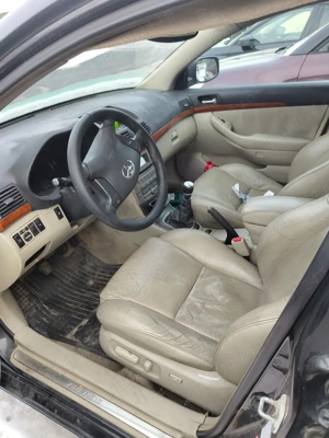 Toyota Avensis 2.2 D, 140 CP, pentru programul Rabla sau dezmembrare