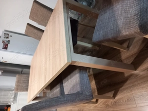 Vand masa extensibila cu 6 scaune tapitate 