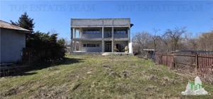 Domnesti - Potential investitional  Casa la gri 476mp si teren 1.643 mp   pozitie excelenta