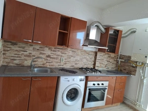 Inchiriez apartament o camera Buzaului 