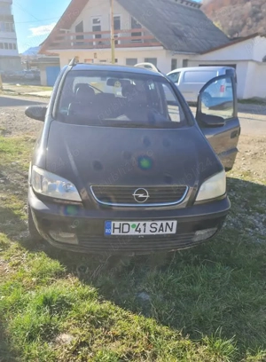 Vând Opel zafira